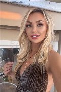 Latina  Rayza Gold 329 57 23 585 foto selfie 4